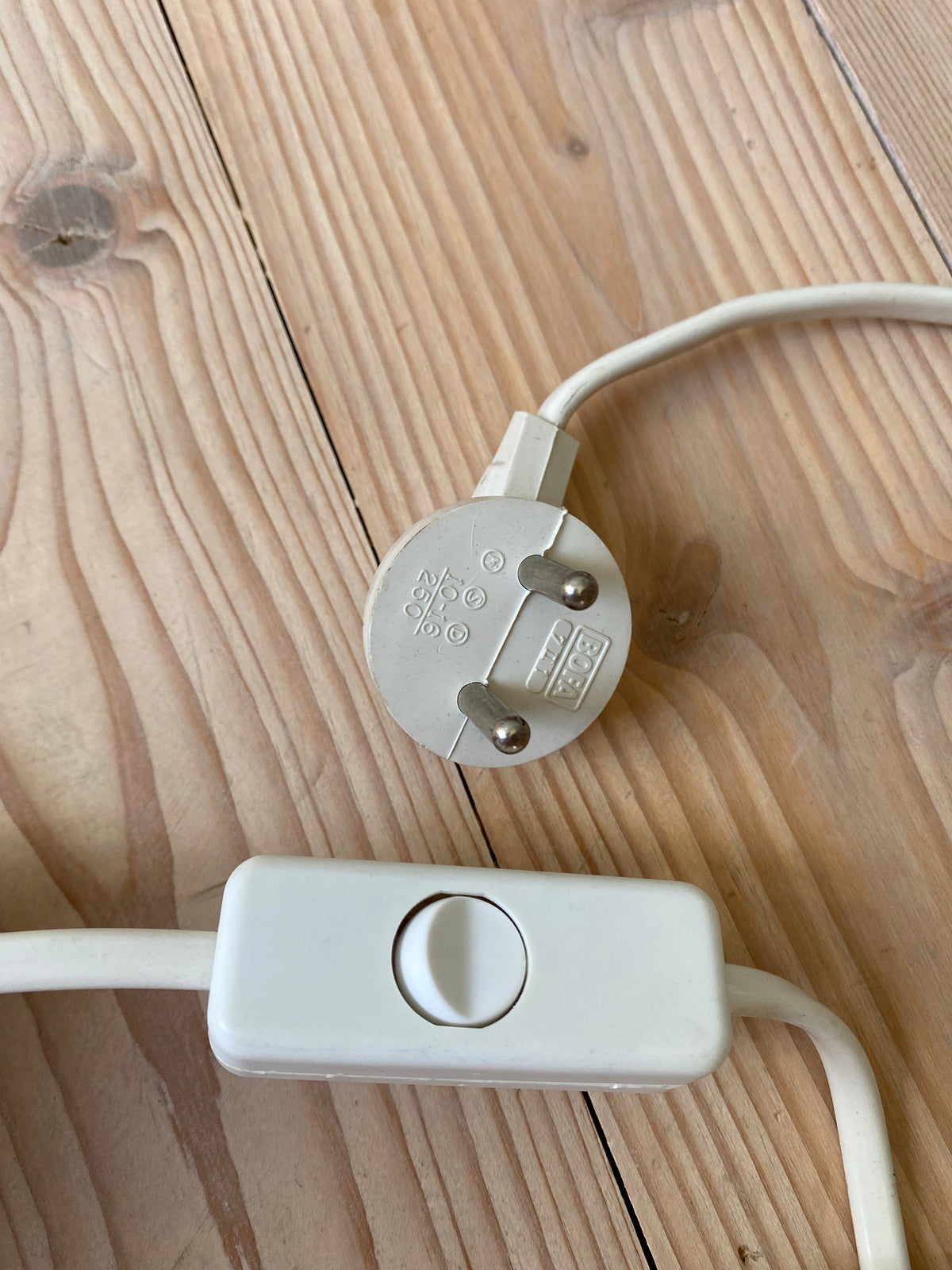 Vacker volanglampa i klarglas