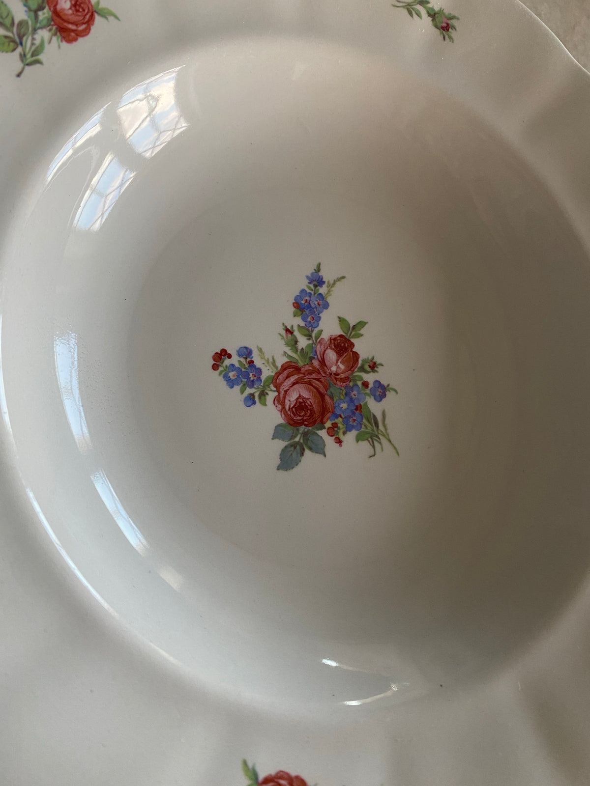 Större djup blommig tallrik - Rörstrand