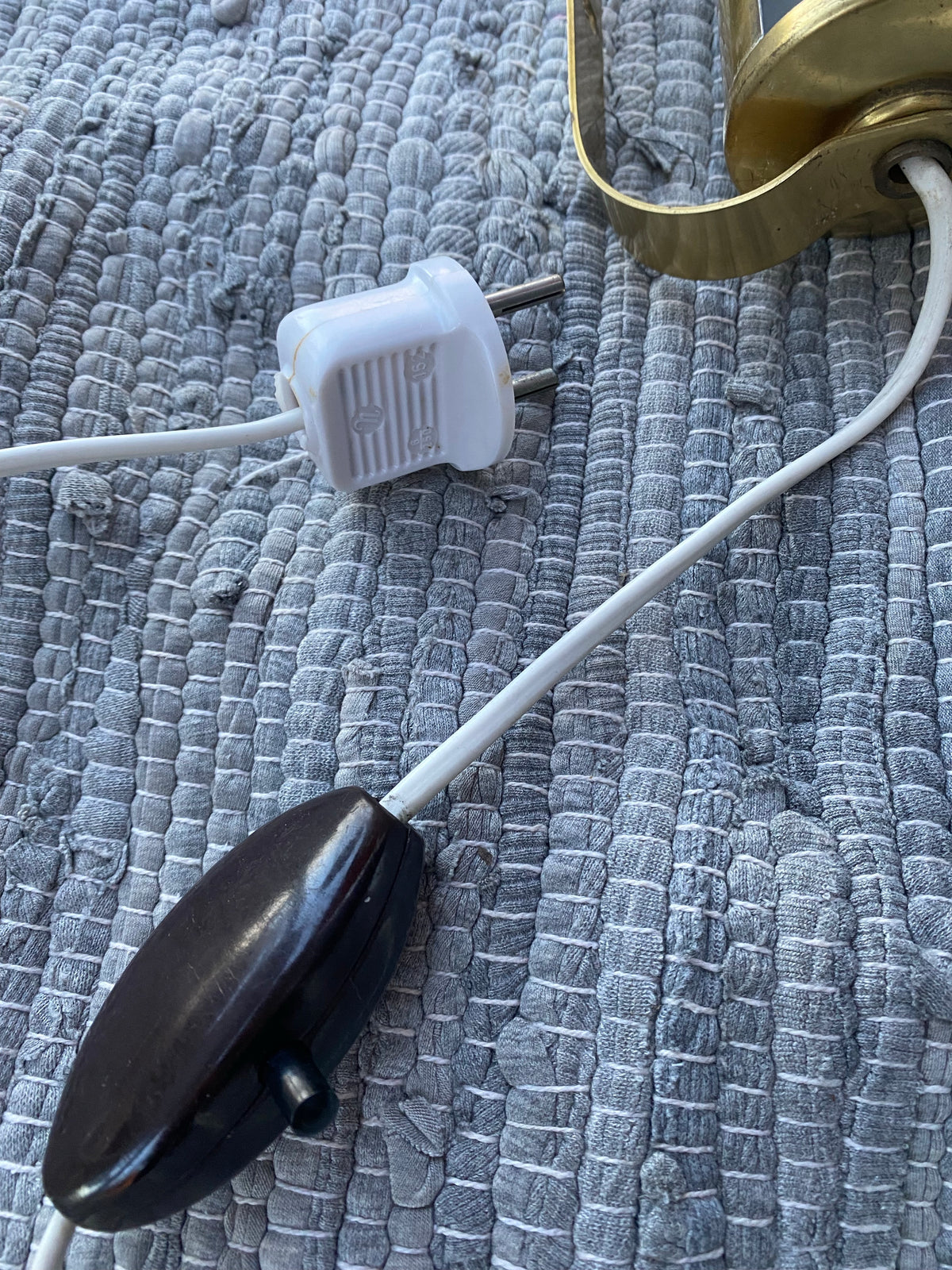 Paret justerbara vägglampor i mässing