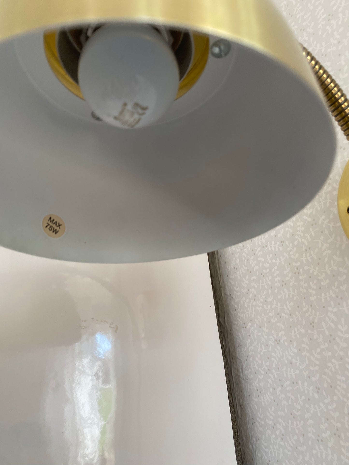 Vägglampa i mässing