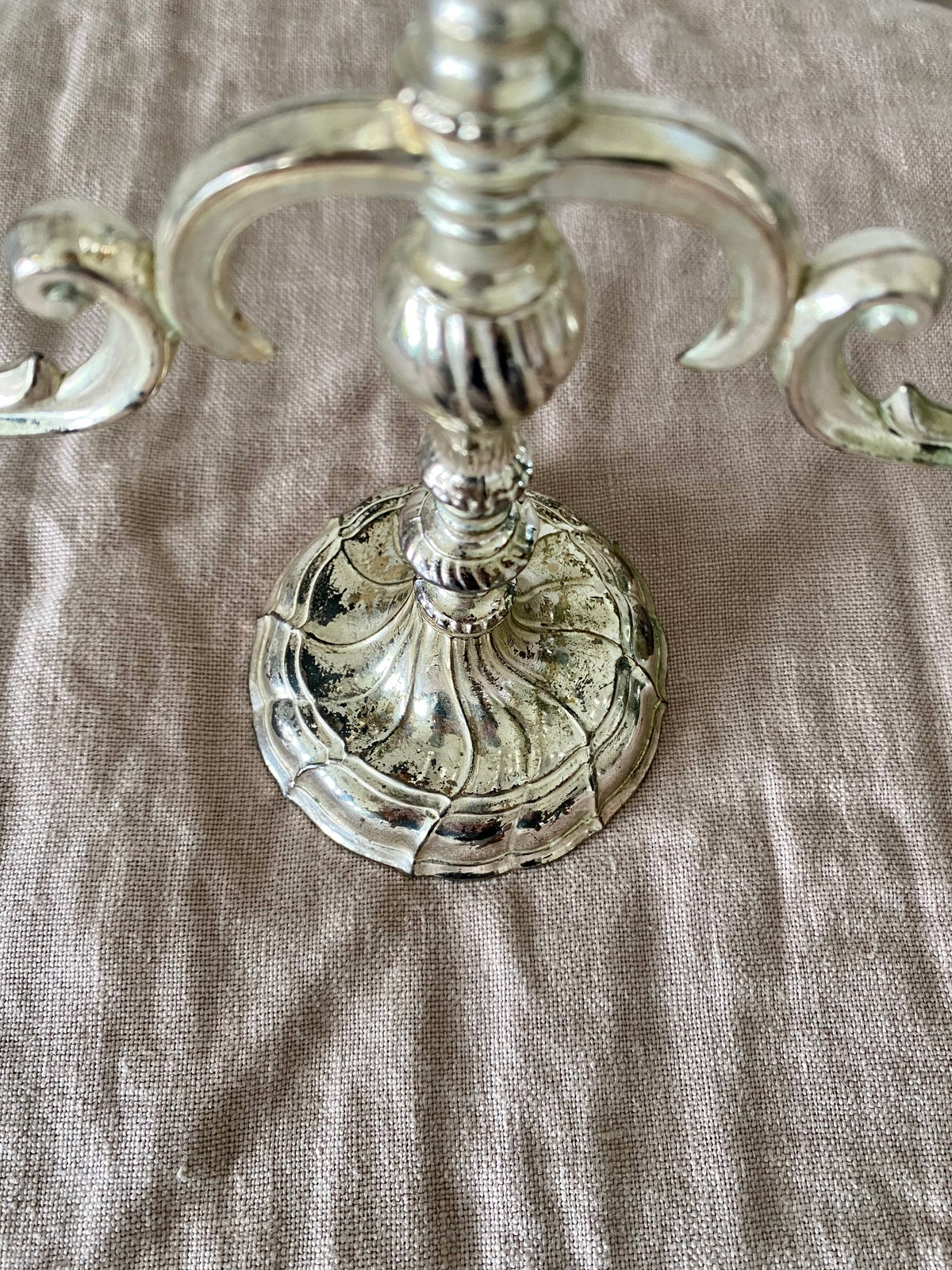 Trearmad ljusstake i silver