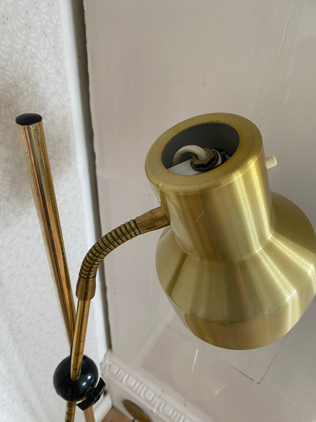 Mässingsgolvlampa