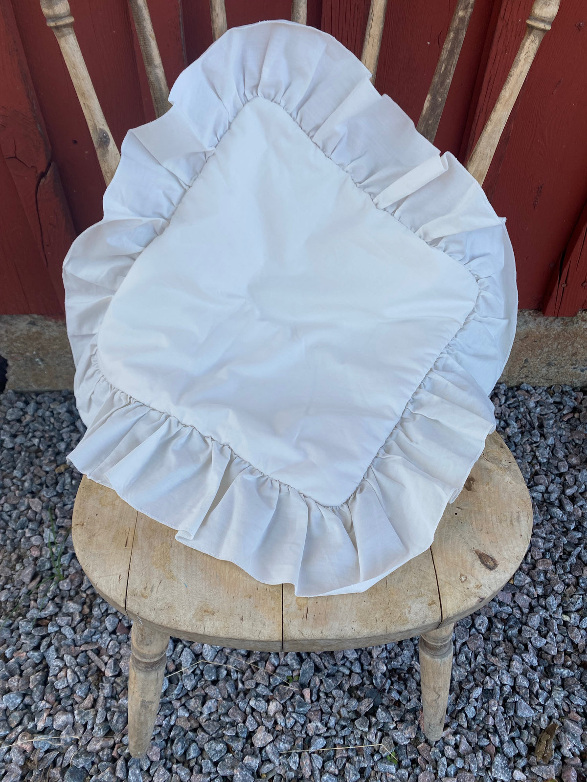 4st stolsdynor/kuddar med volang