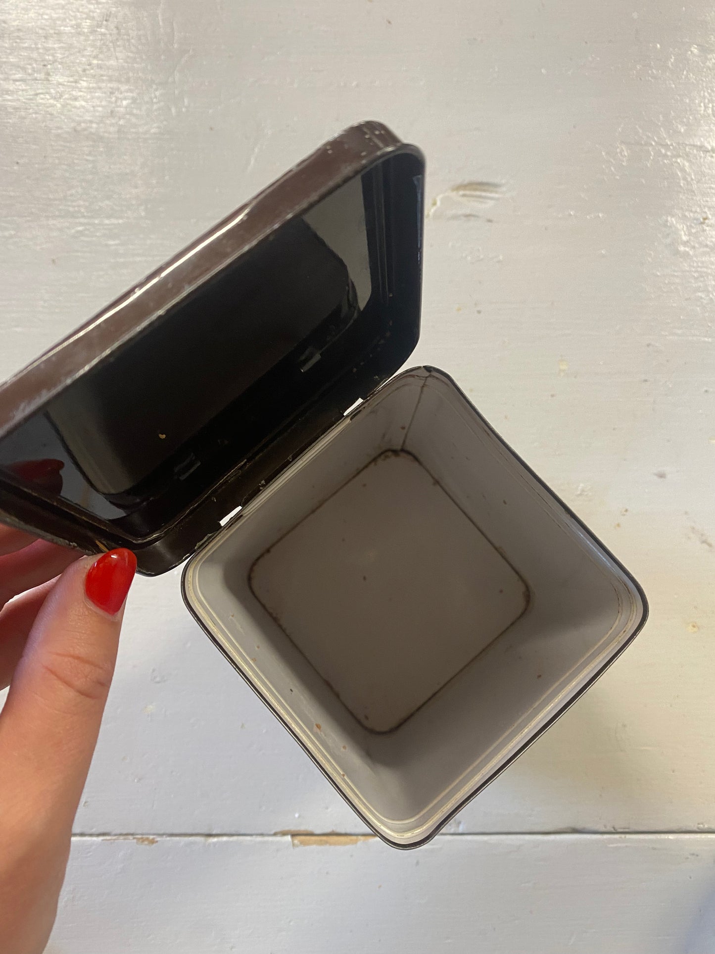 Plåtburk Cloetta i fina färger