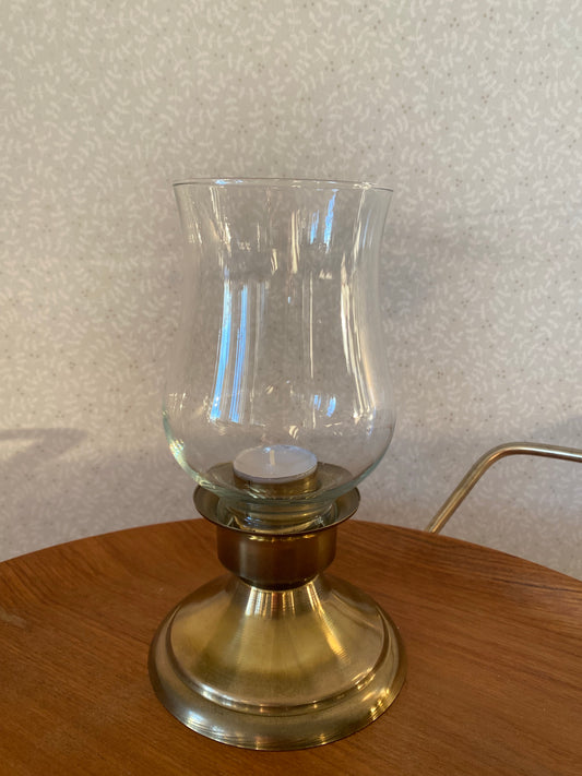 Mässingslykta i glas i finaste form