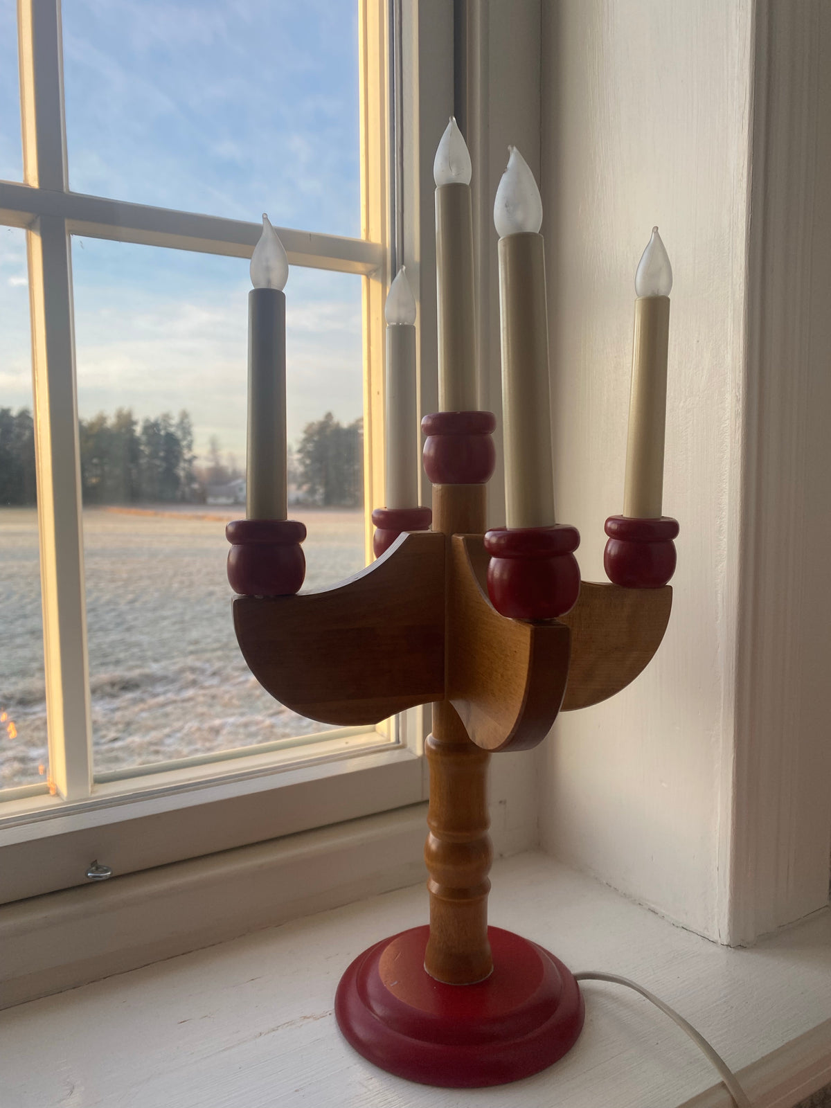 Ovanlig äldre adventsljusstake i trä
