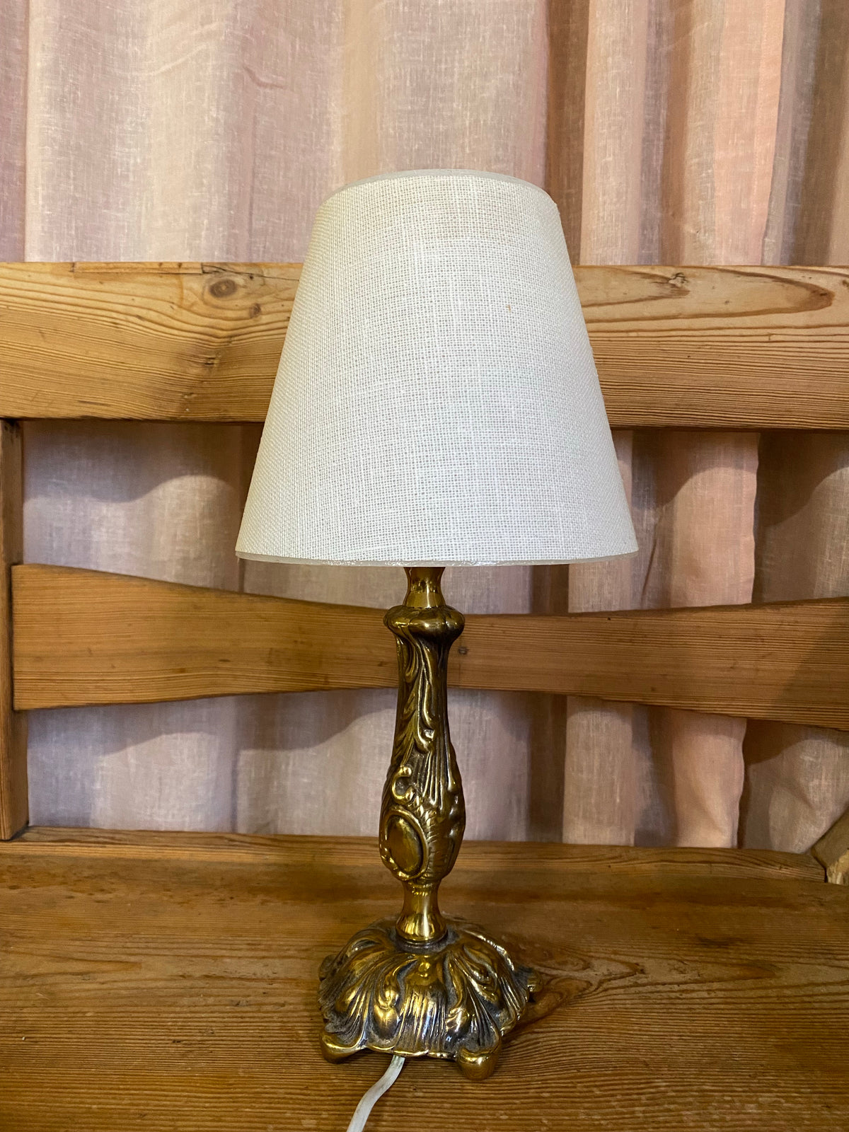 Bordslampa i mässing