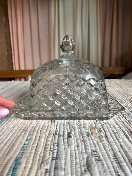 Maffig smörbytta / ostkupa med knopp