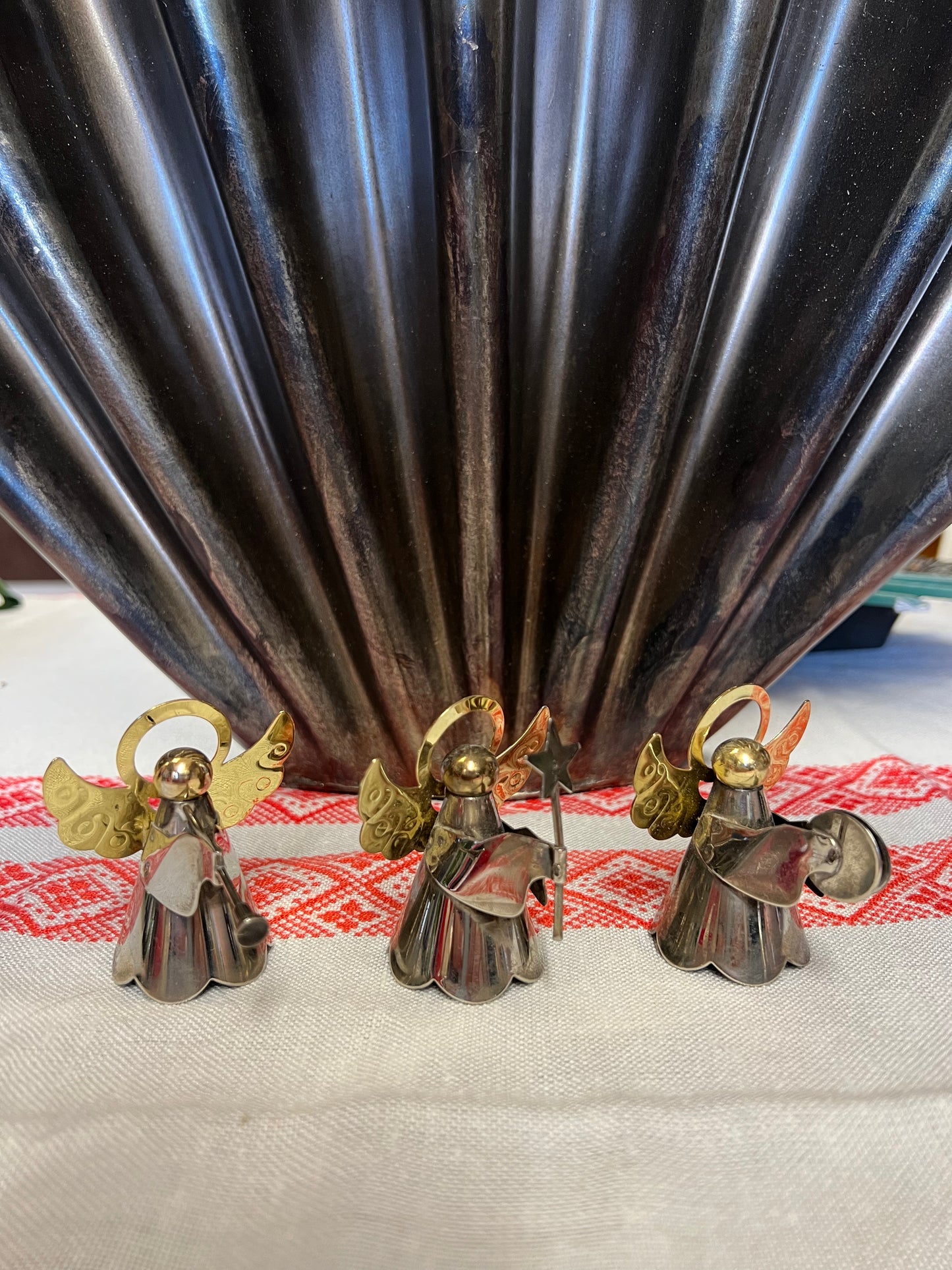 Triss i änglar som spelar instrument