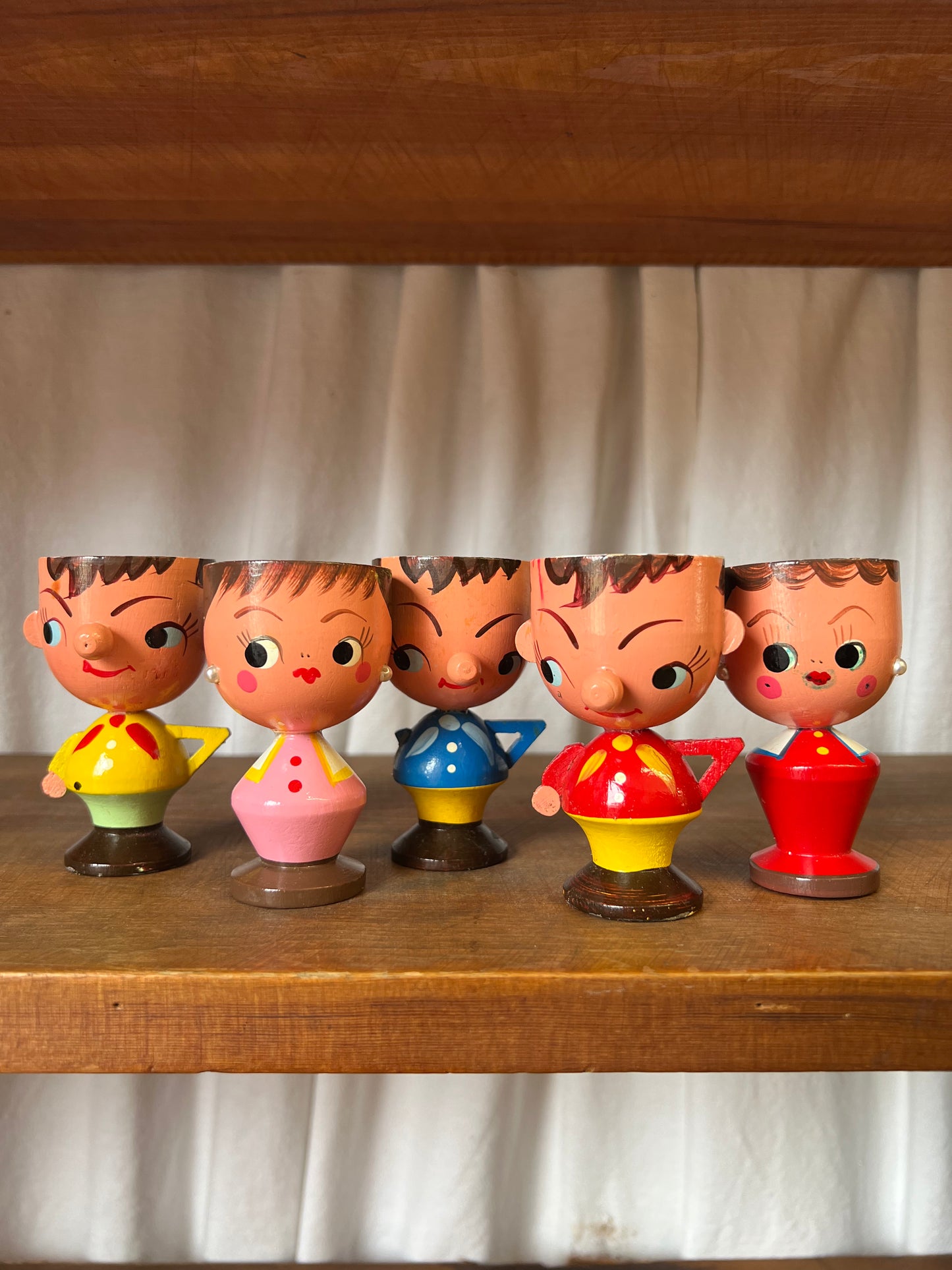 Äggkoppar träfigurer troligt 50-tal, 5st
