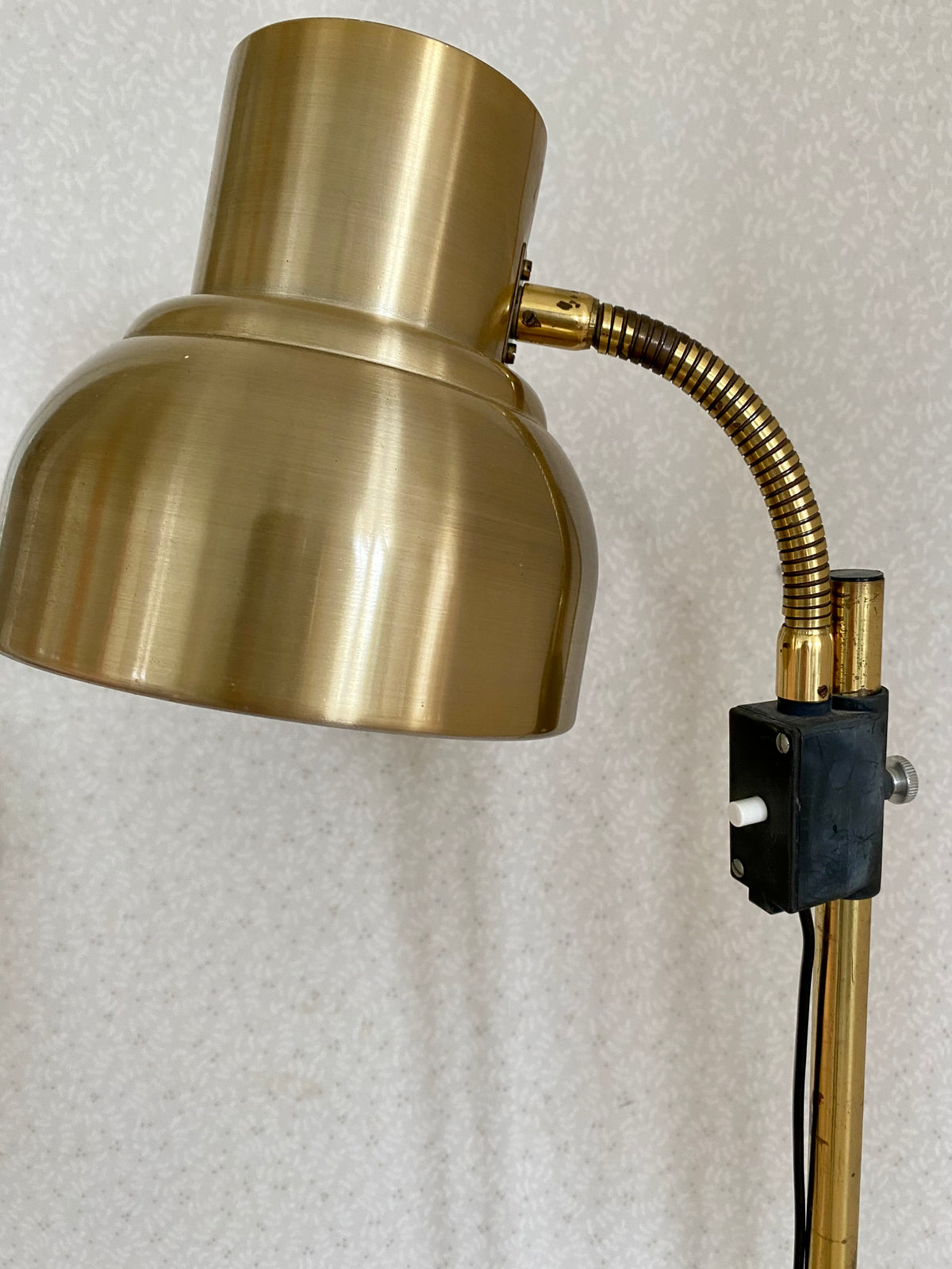 Golvlampa i mässing