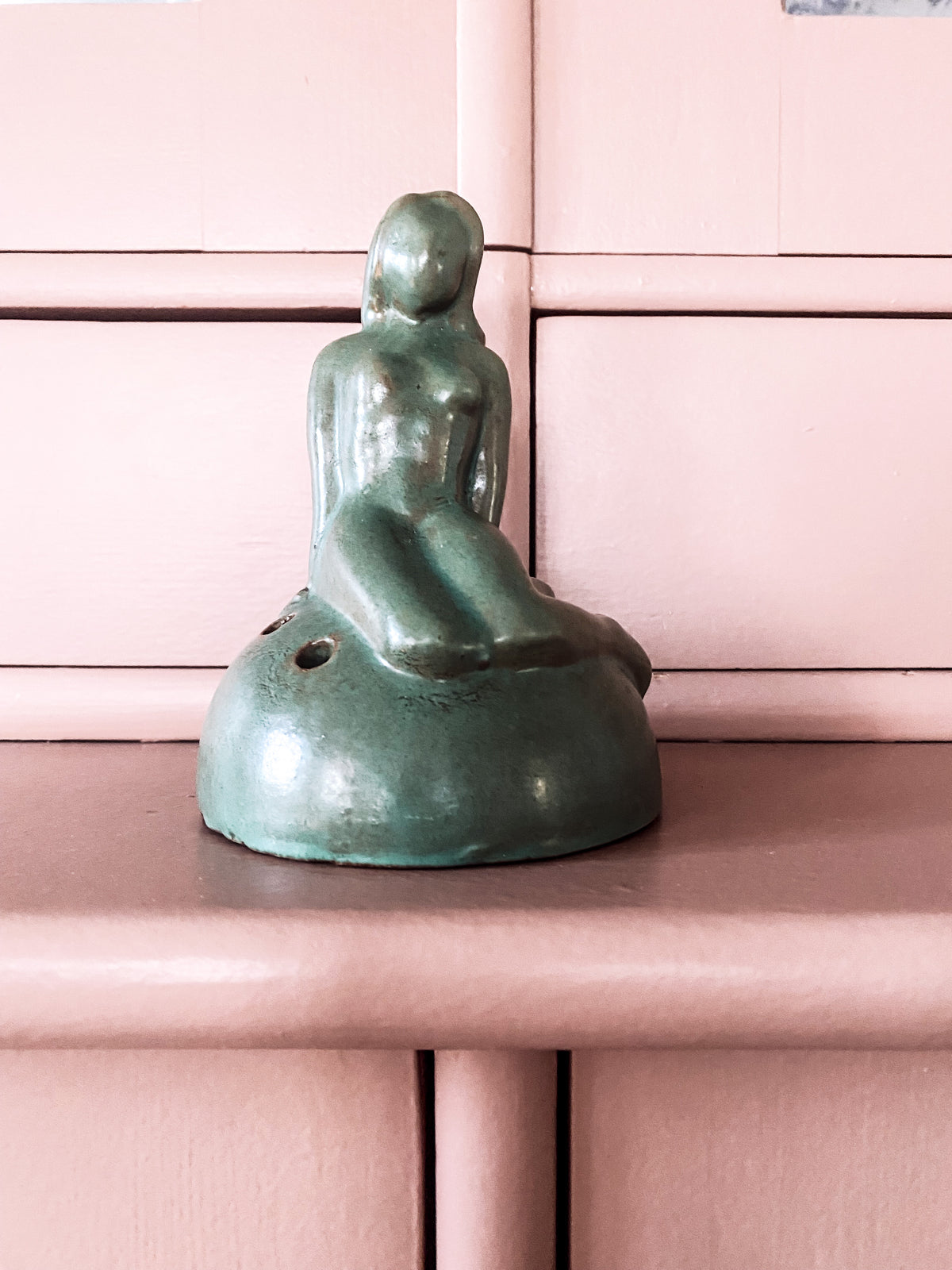 Grön vacker skulptur
