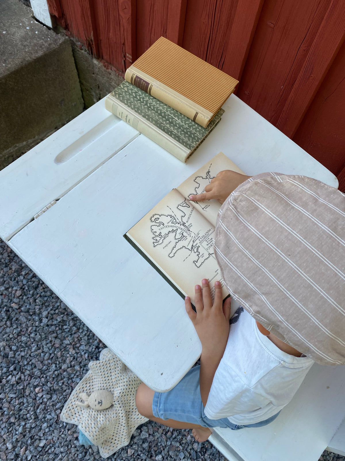 Finaste skolbänken med rundad rygg