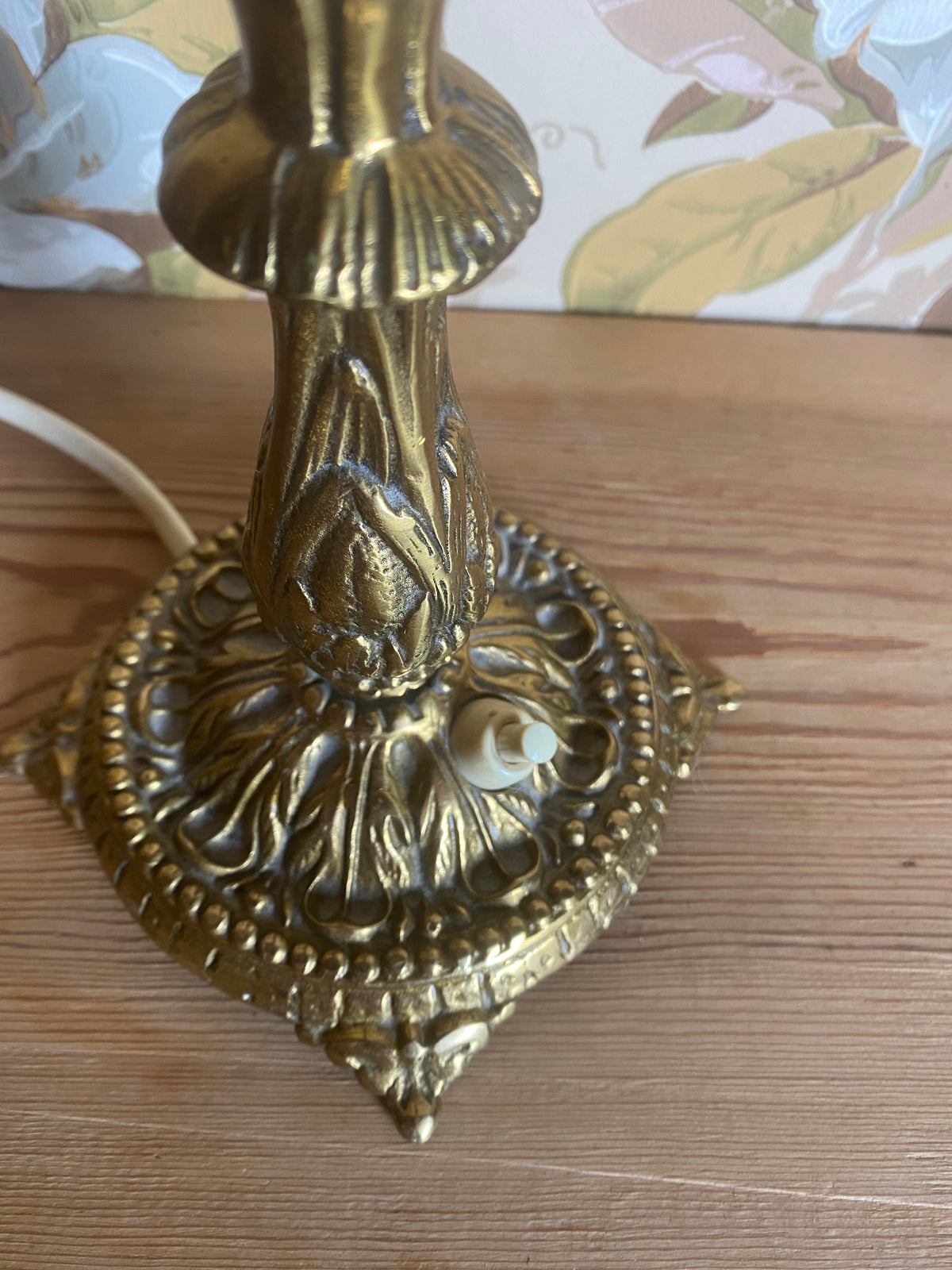 Bordslampa i mässing